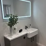 The Westborough - Luxury Apartment *
